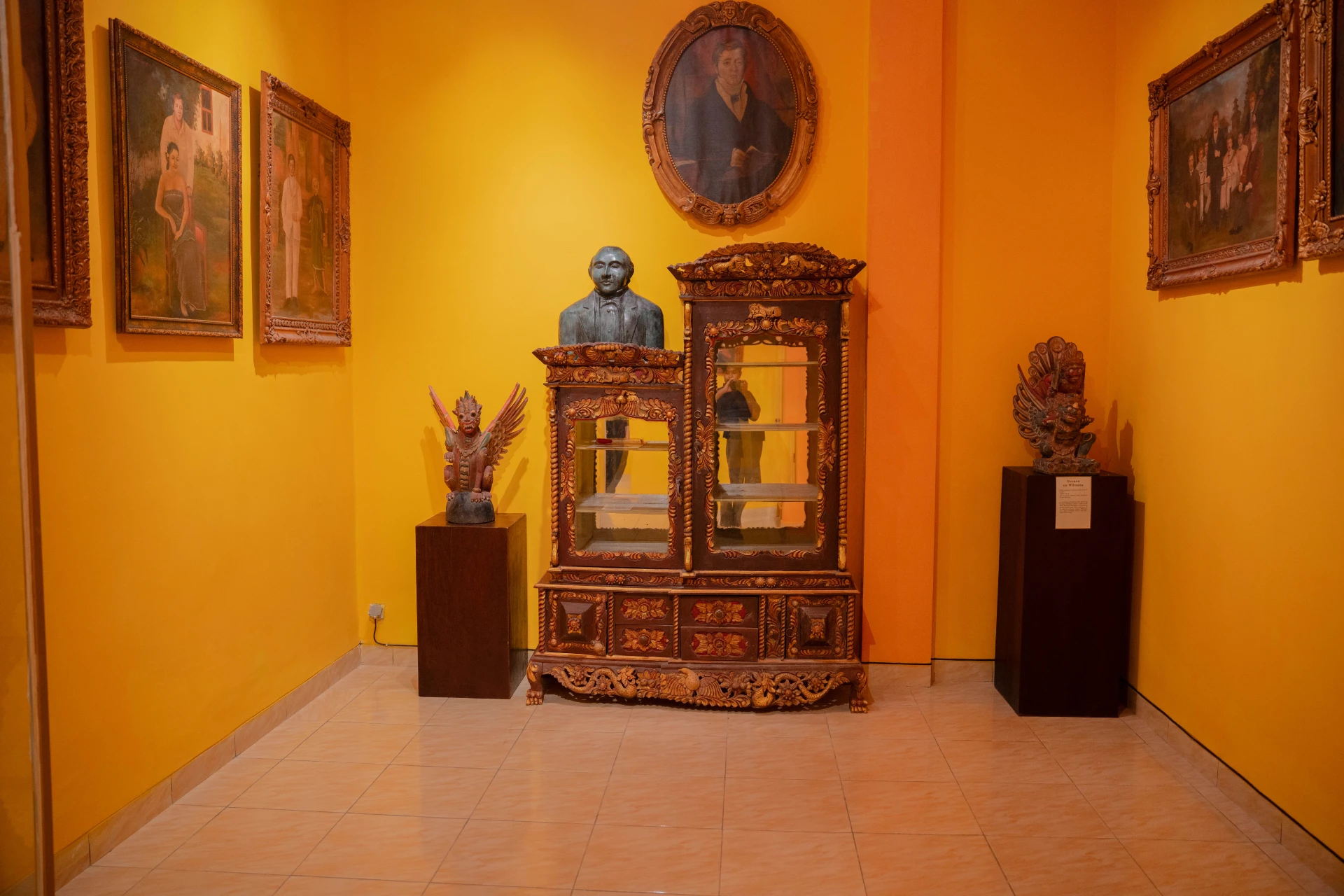 Monochrome archival sketch depicting 19th-century Balinese figures and daily life, Mads Lange Room, Museum Peter Bloch Collection.